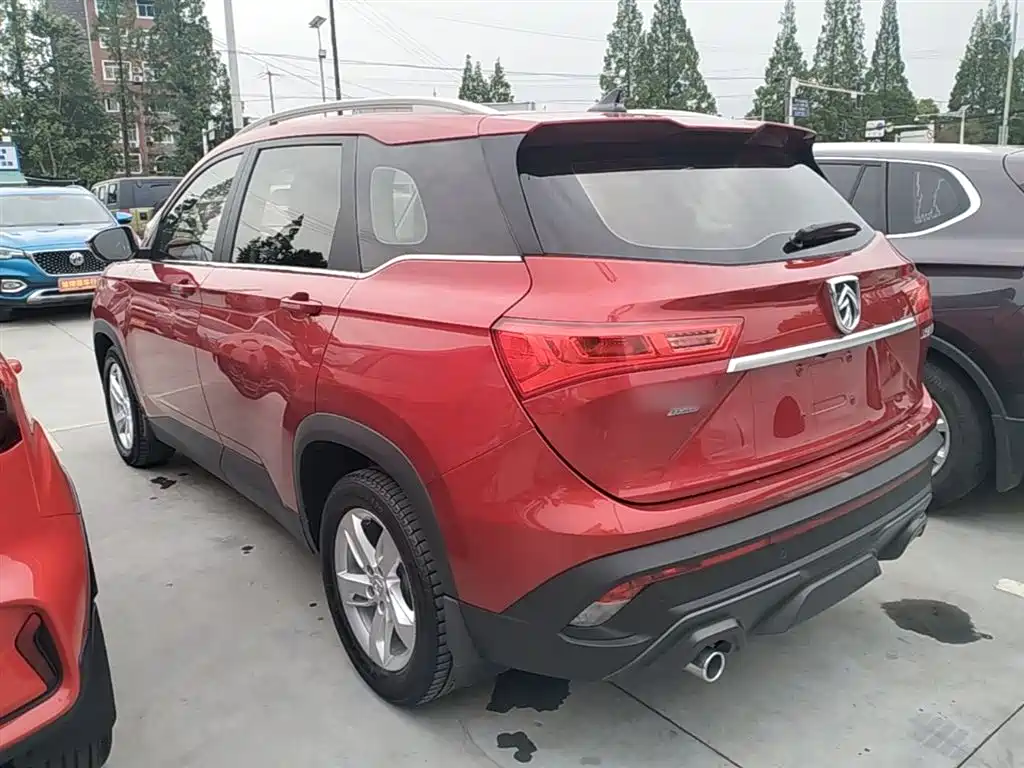 Baojun 530 2019 2019 1.5T CVT Luxury 7-seater China V