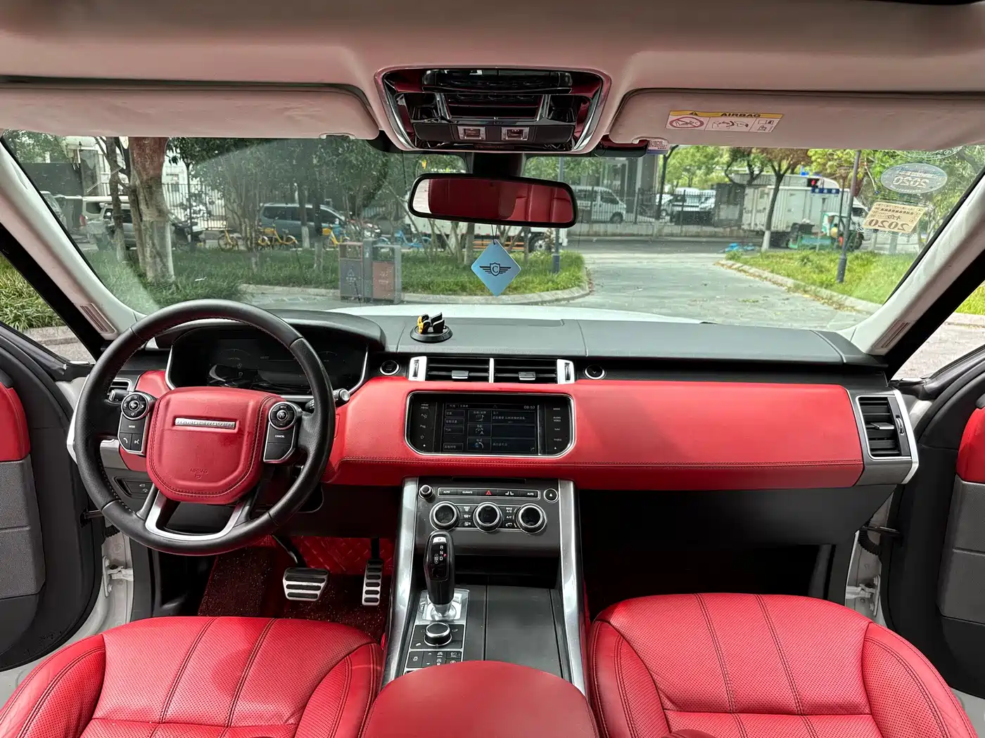 Фото 16 - Land Rover Range Rover Sport