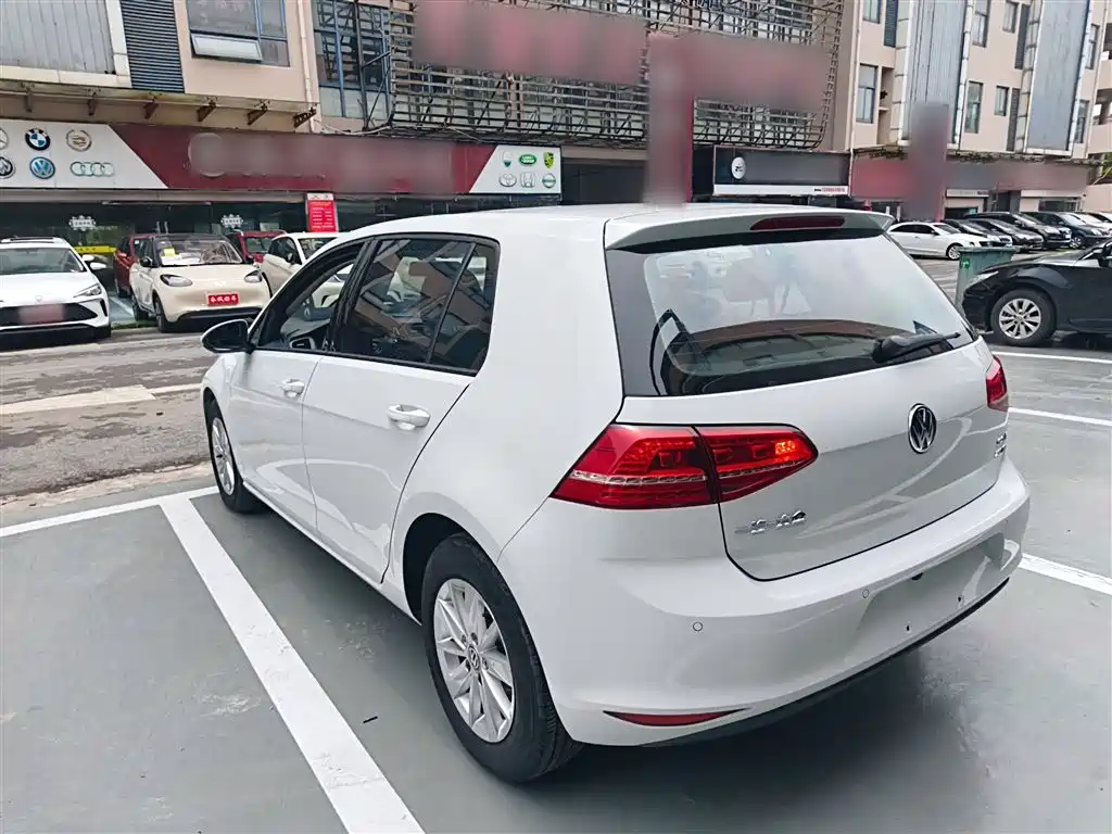 Volkswagen Golf 2016 1.6L Automatic Fashion фото 5