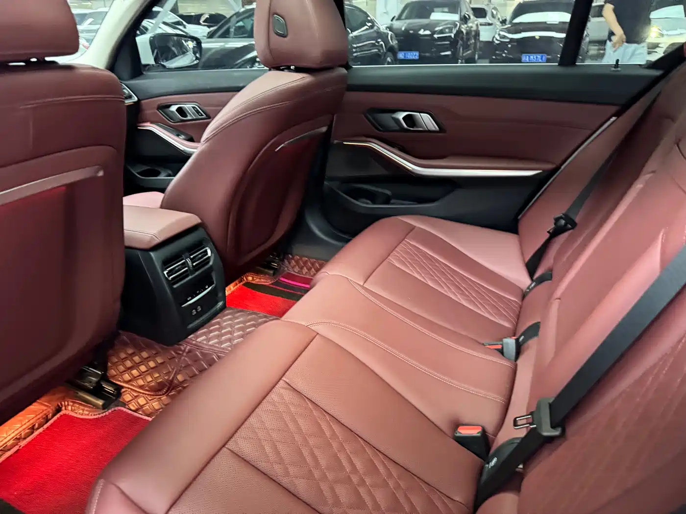 BMW 3 Series 2023 325Li M Sport Package фото 8