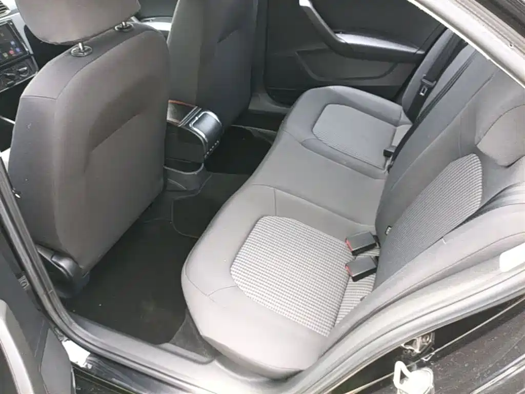 Volkswagen Santana 2018 1.5L Manual Trend Edition фото 17