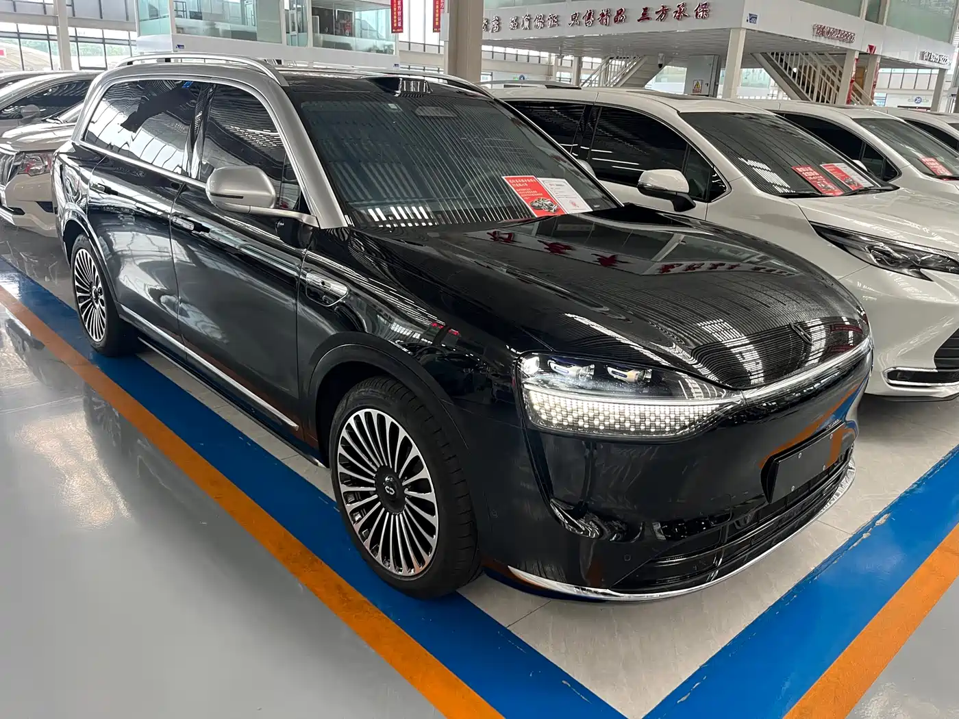 AITO Wenjie AITO M9 2024 Extended Range Ultra 42kWh 6-Seater фото 3
