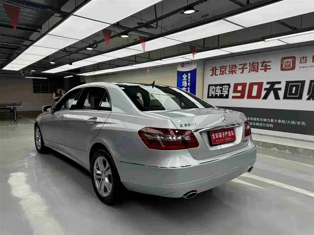 Mercedes-Benz E-Class 2010 E 300 L Fashion фото 11
