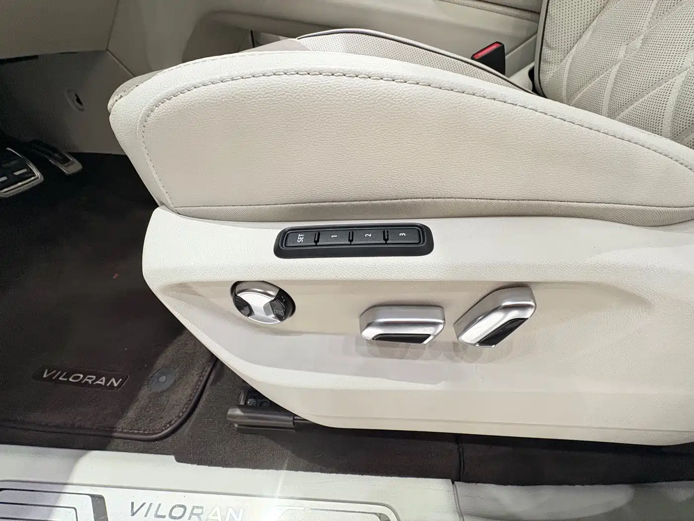 Volkswagen Viloran 2023 380TSI Premium Edition фото 8