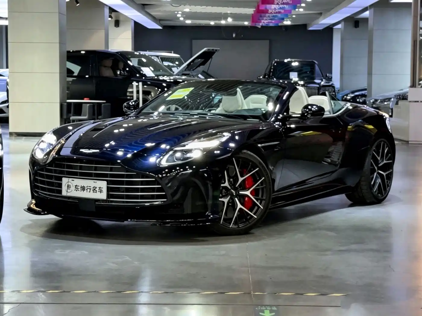Aston Martin Aston Martin DB12 2025 4.0T V8 Volante