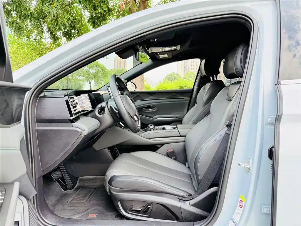 BYD Qin L 2025 DM-i Smart Drive 80KM Premium фото 4