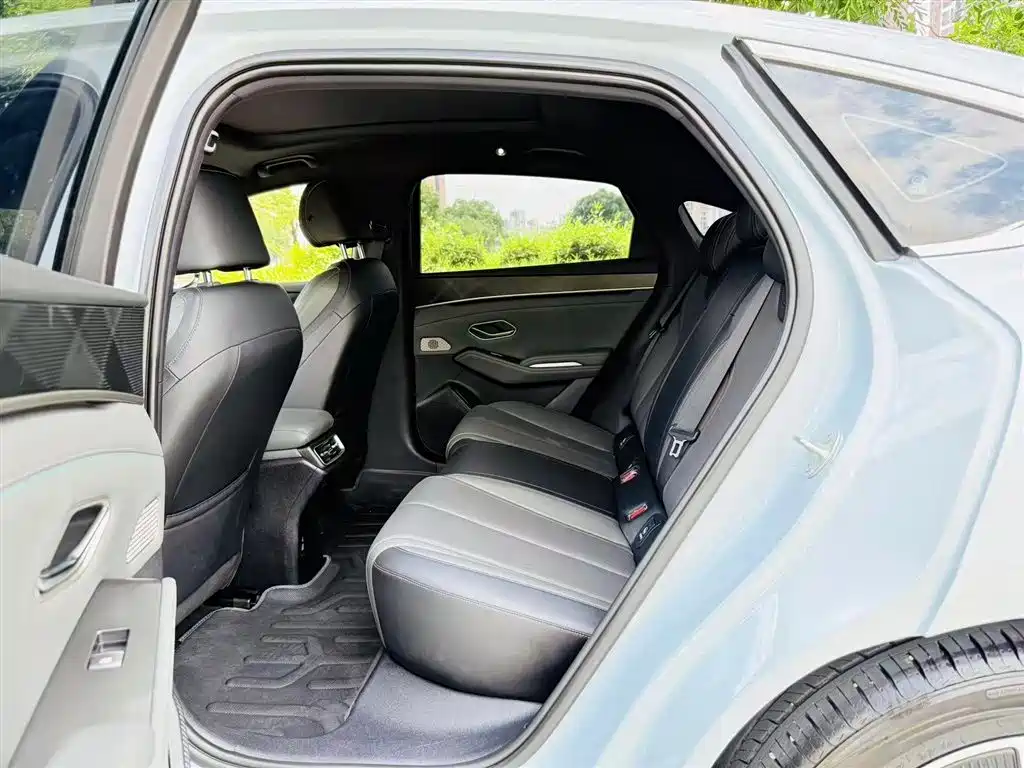 BYD Qin L 2025 DM-i Smart Drive 80KM Premium фото 6
