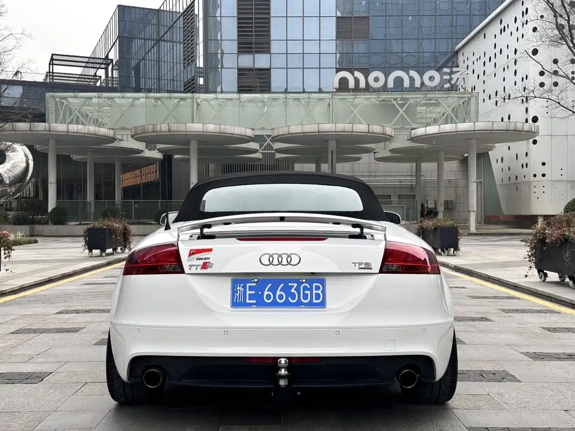 Audi TTS 2011 Model TTS Roadster 2.0TFSI quattro фото 5