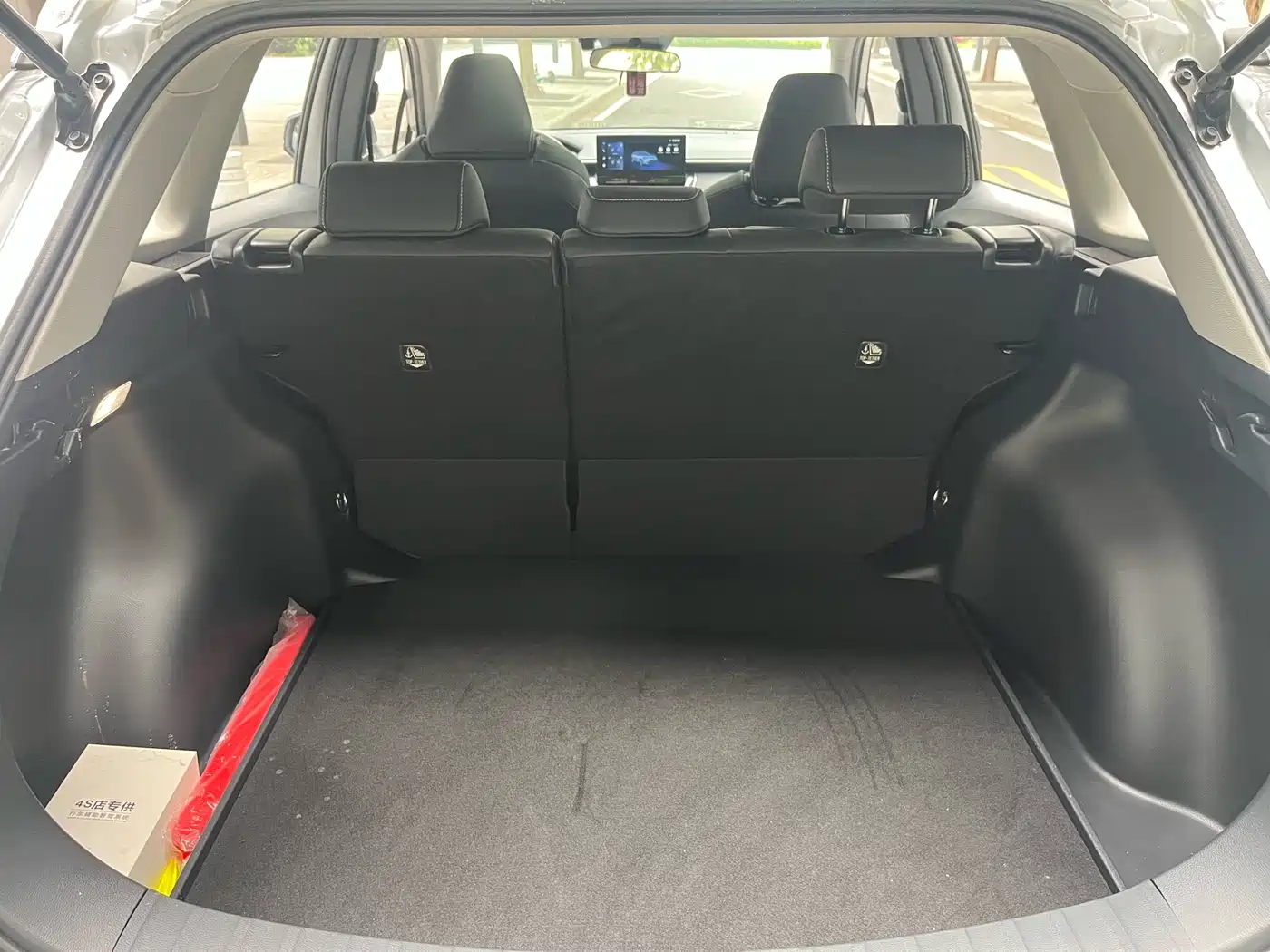 Toyota Frontlander 2023 2.0L CVT Luxury Edition фото 12