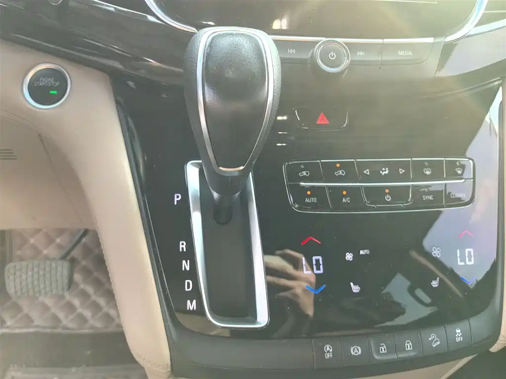 Buick GL8 2018 ES 28T Luxury Type China VI фото 14