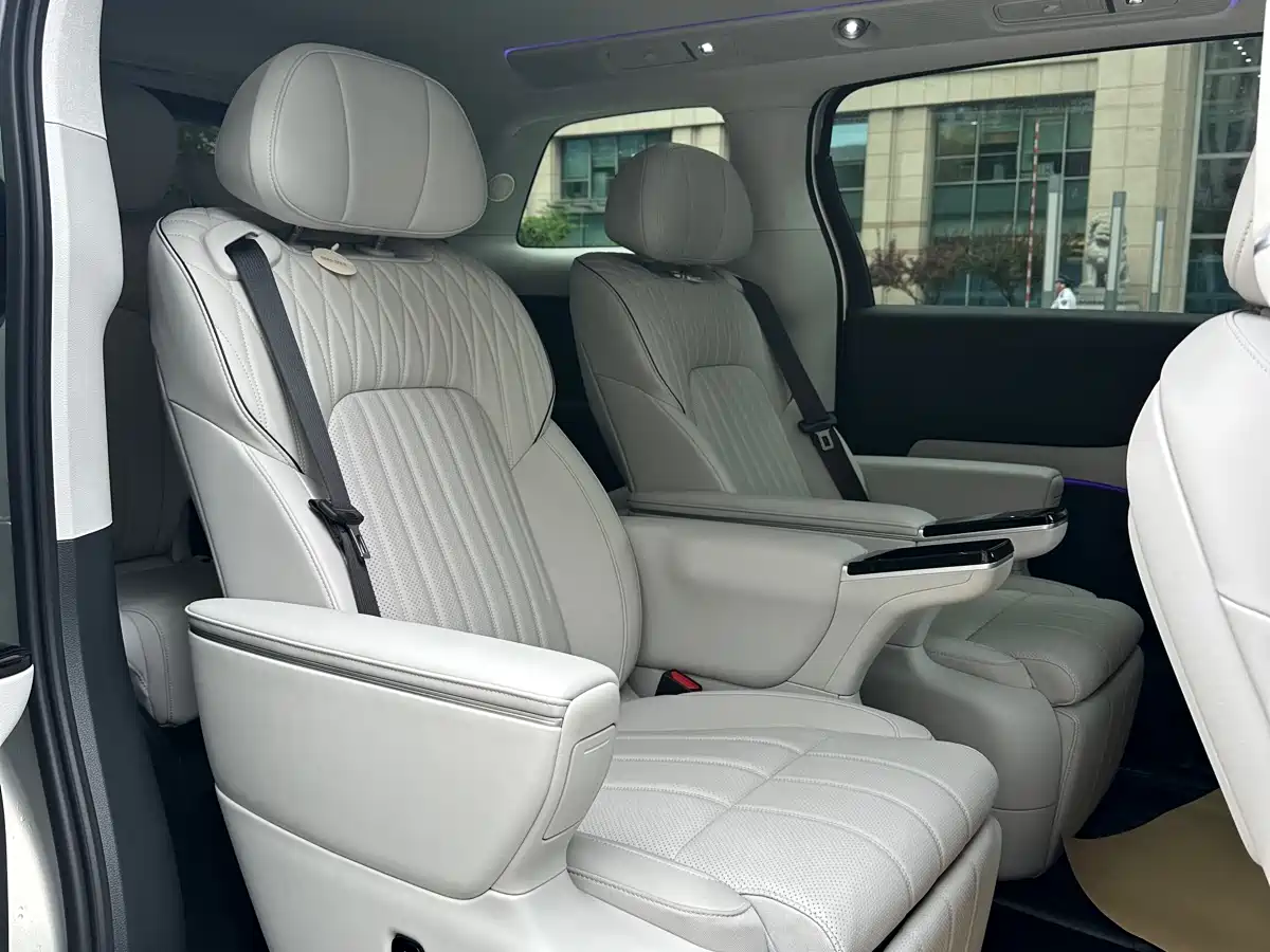 Voyah Auto Voyah Dreamer 2025 PHEV AWD Flagship Qian Kun Edition фото 16