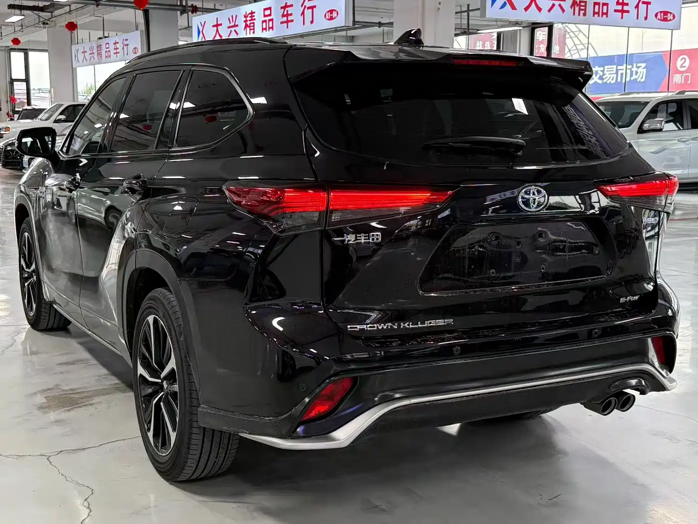Toyota Crown Kluger 2022 2.5L HEV 4WD Luxury Edition фото 4