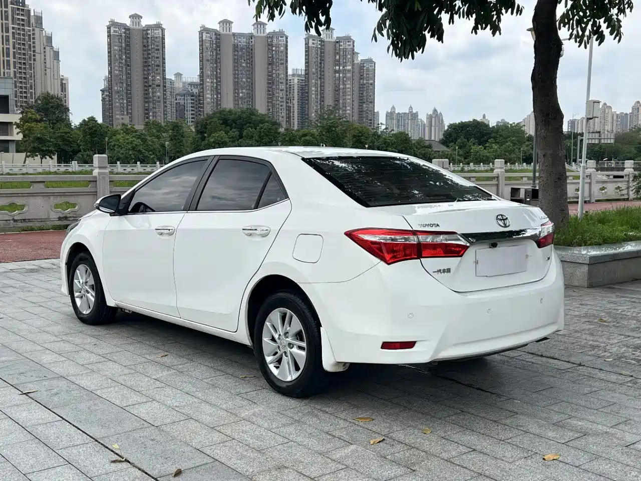 Toyota Corolla 2014 1.6L CVT GL фото 6