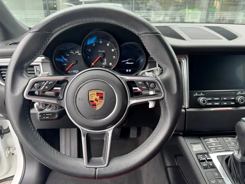 Porsche Macan 2017 Macan 2.0T фото 10