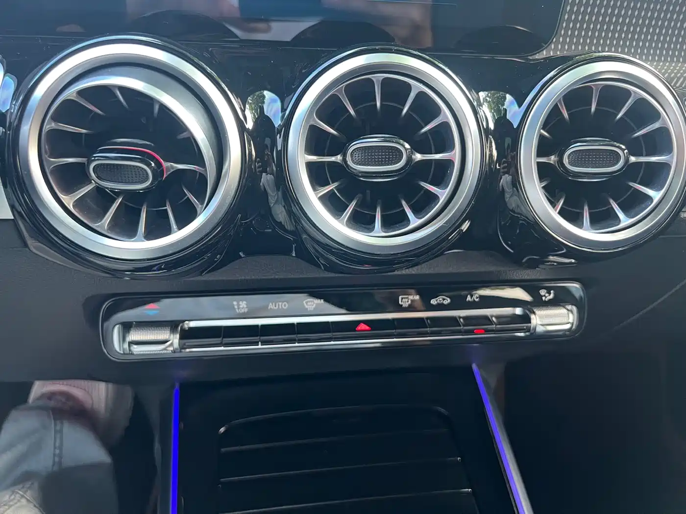 Mercedes-Benz GLB 2022 Model GLB 180 Dynamic Edition фото 18