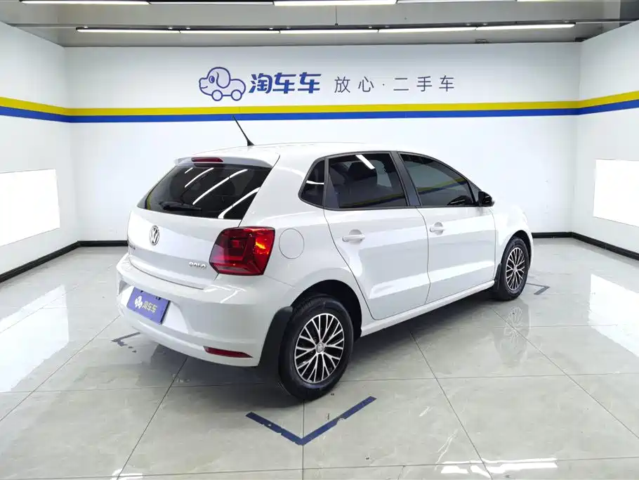 Volkswagen Polo 2016 1.4L Manual Trend фото 3
