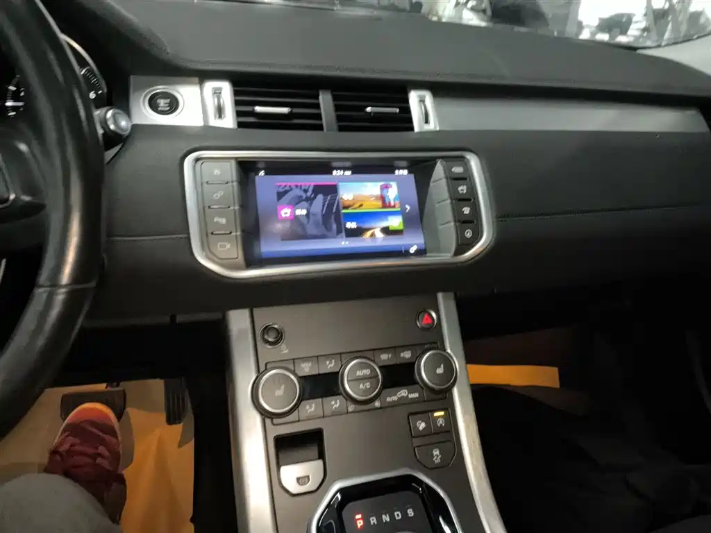 Land Rover Range Rover Evoque 2017 2.0T SE Smart Shine Edition фото 9