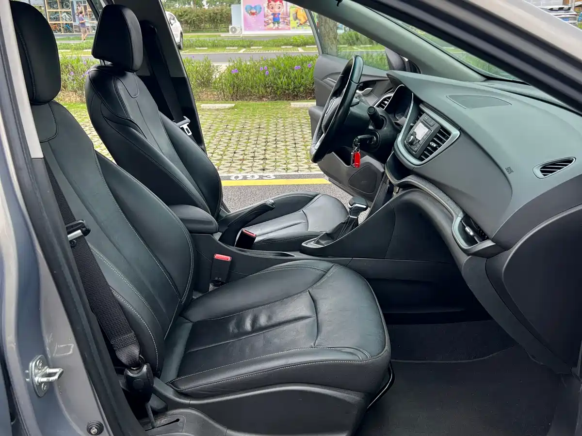 Buick Excelle 2018 18T Automatic Elite фото 8