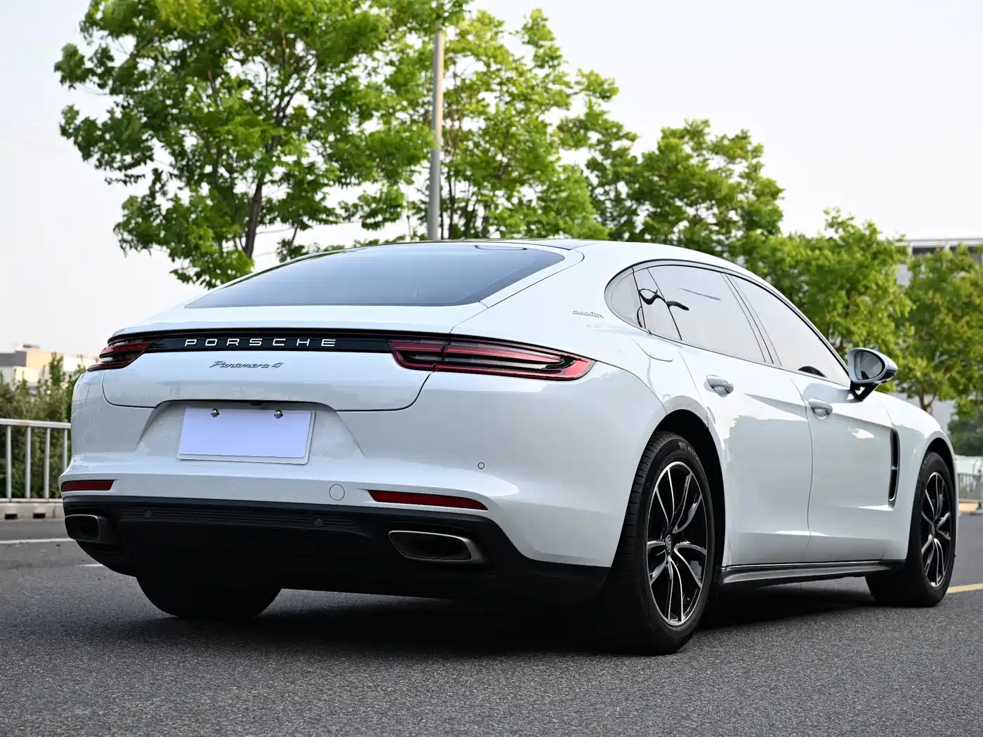 Porsche Panamera 2017 Panamera 4 Executive Long Wheelbase 3.0T фото 15