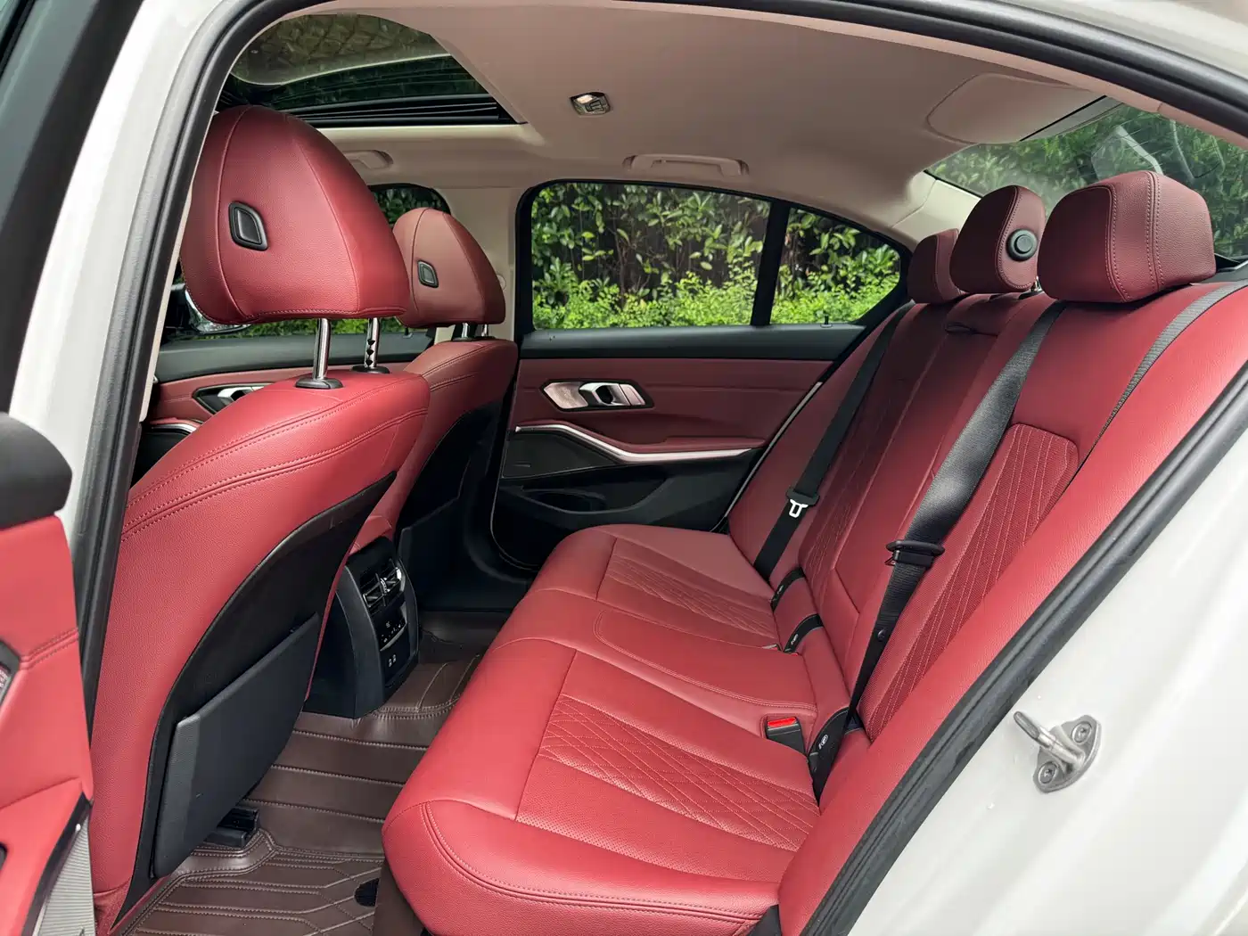 BMW 3 Series 2022 330i M Sport Shadow Edition фото 18