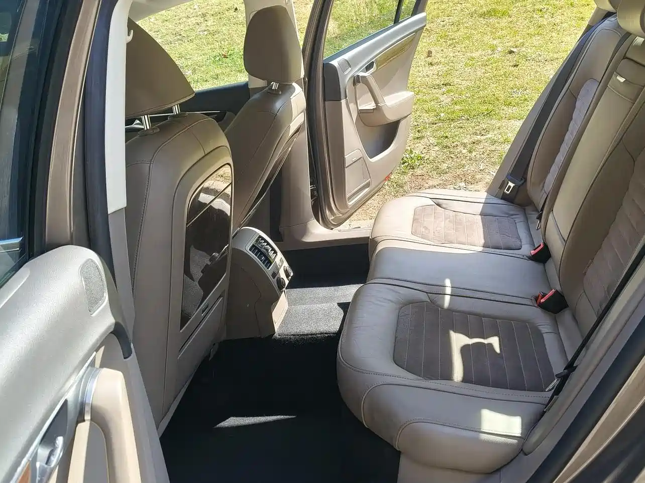 Volkswagen Magotan 2015 2.0TSI Premium фото 11
