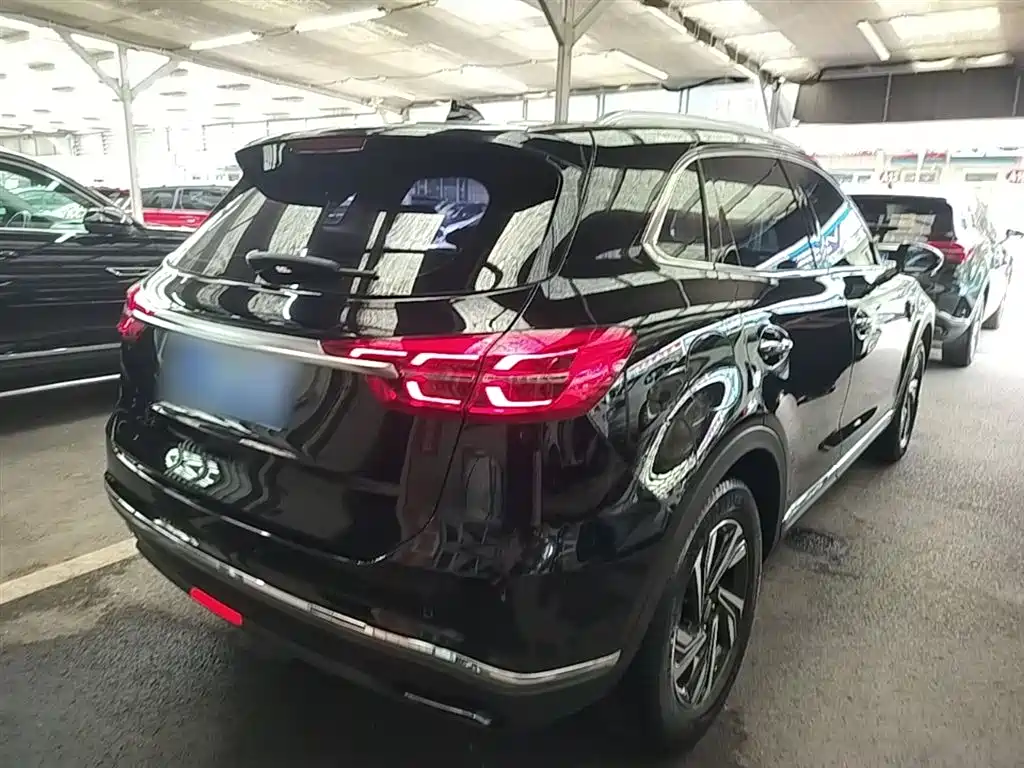 Hongqi HS5 2022 Facelift 2.0T Smart Flag Enjoyment Edition фото 7
