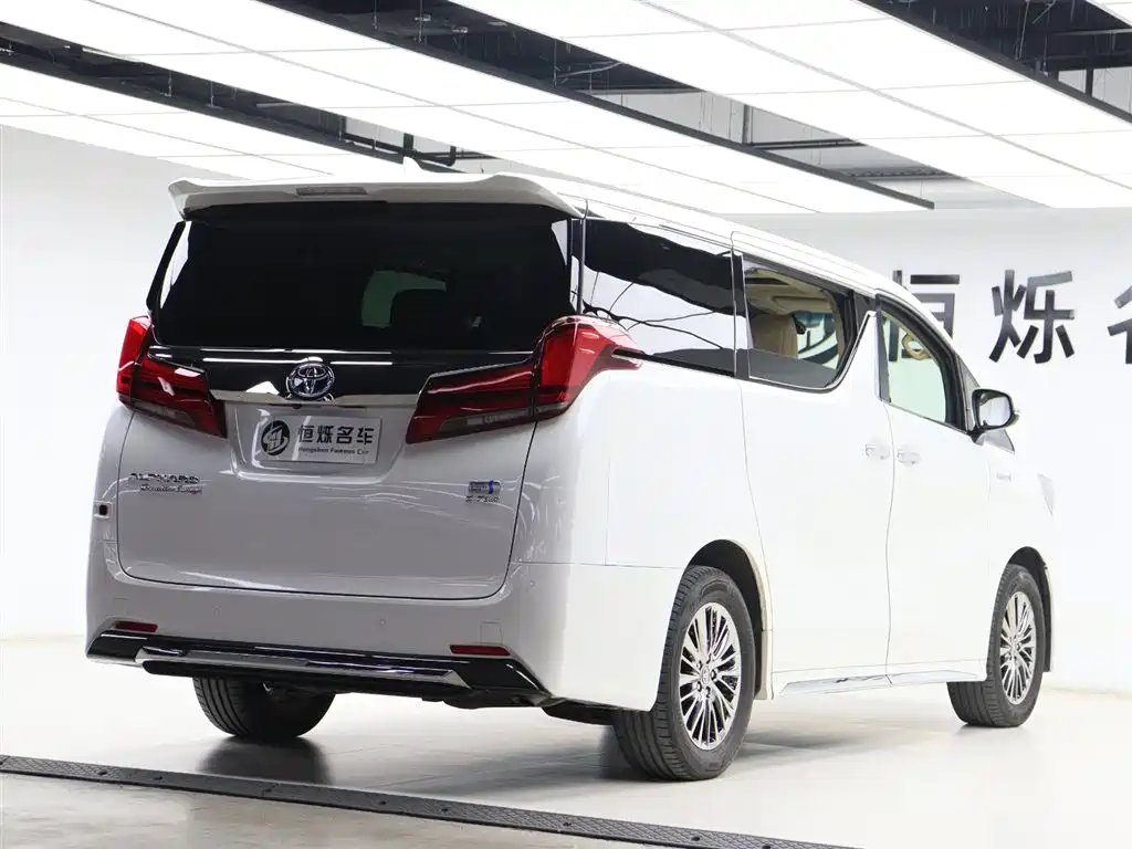 Toyota Alphard 2021 Hybrid 2.5L Premium фото 28
