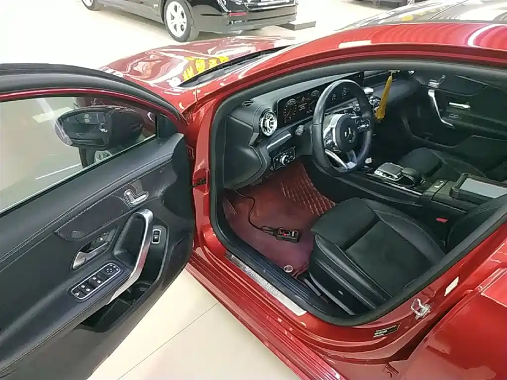 Mercedes-Benz A-Class 2019 A 200 L Sport Sedan фото 16