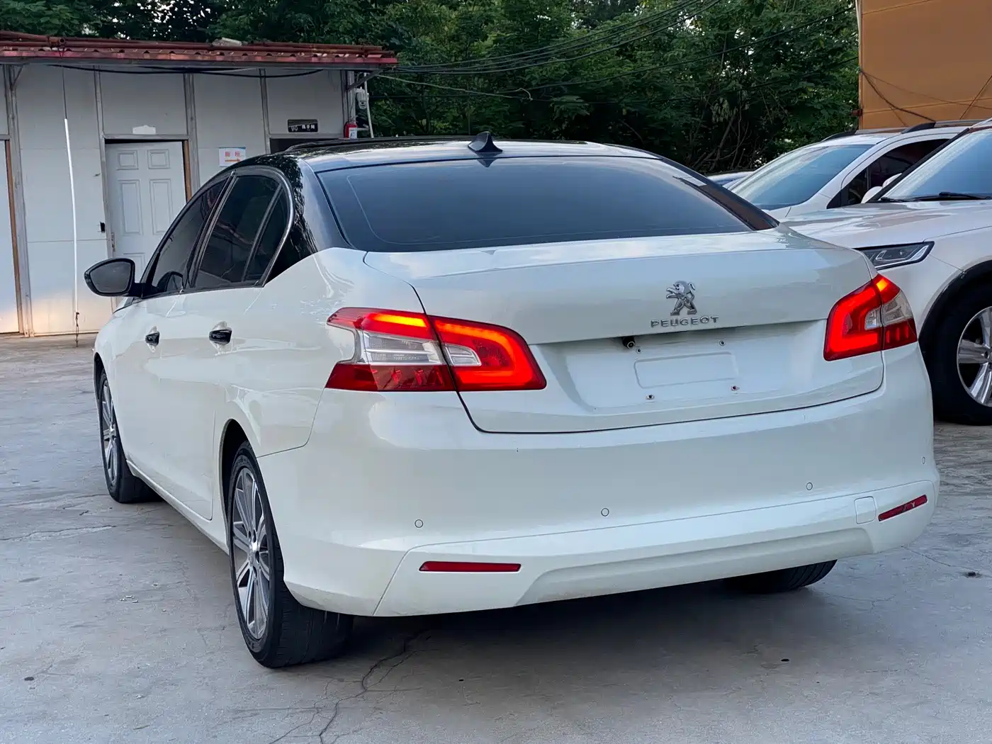 Peugeot 408 2014 1.8L Automatic Luxury Edition фото 15