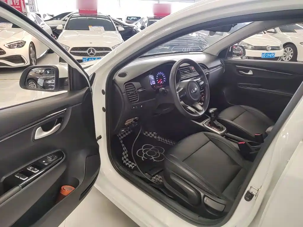 Kia K2 2018 2017 Sedan 1.4L AT 15th Anniversary Special Edition GLS