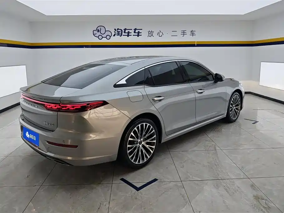 2025 Besturn B70