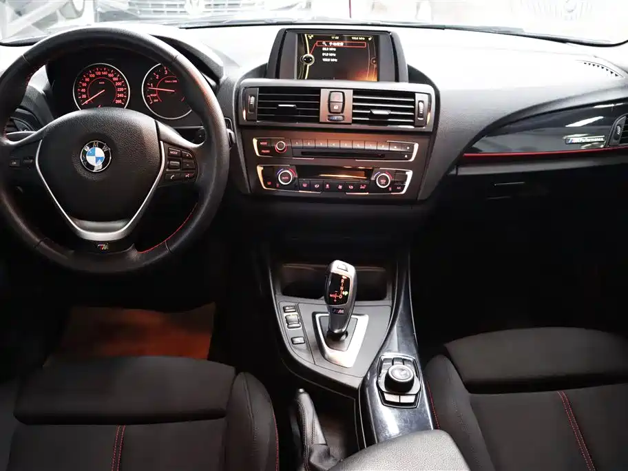 BMW 1 Series (Import) 2013 Facelift 118i Sport Model фото 6