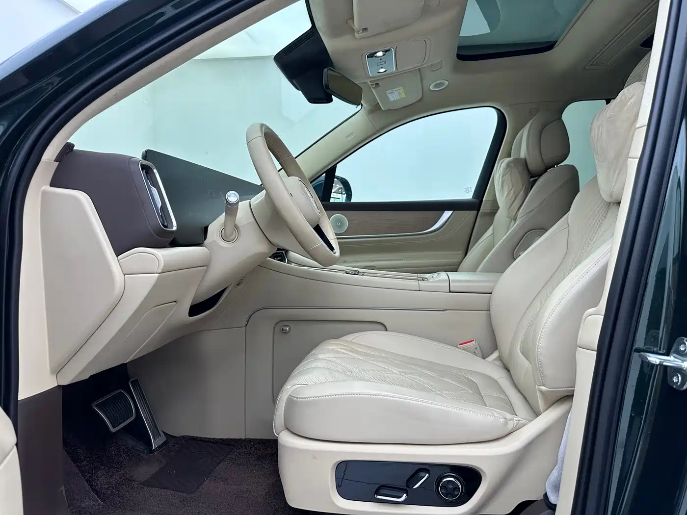 AITO Wenjie AITO M9 2024 Range Extender Ultra 52kWh 6-seater фото 4