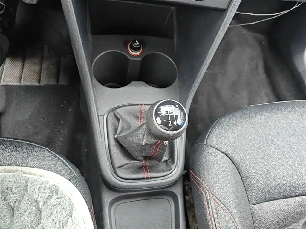 Volkswagen Polo 2014 1.4L Manual Trend Edition фото 14