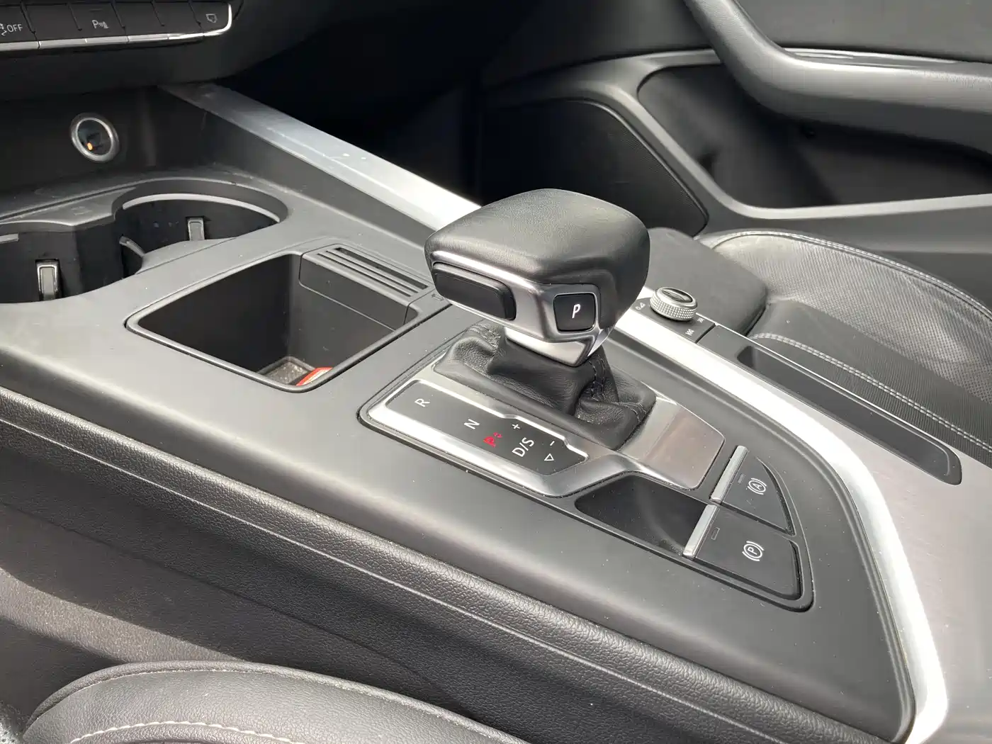 Audi A4L 2022 40 TFSI Fashion Dynamic фото 9