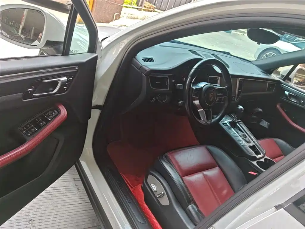 Porsche Macan 2017 Macan 2.0T фото 16