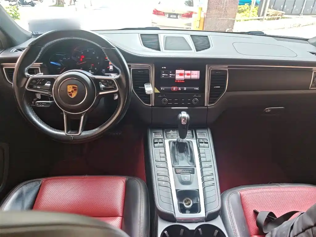 Porsche Macan 2017 Macan 2.0T фото 10