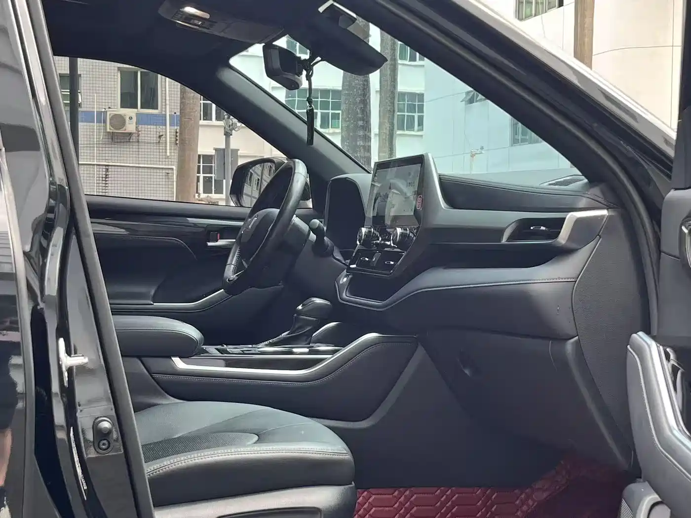 Toyota Crown Kluger 2023 2.5L HEV AWD Luxury Edition фото 7