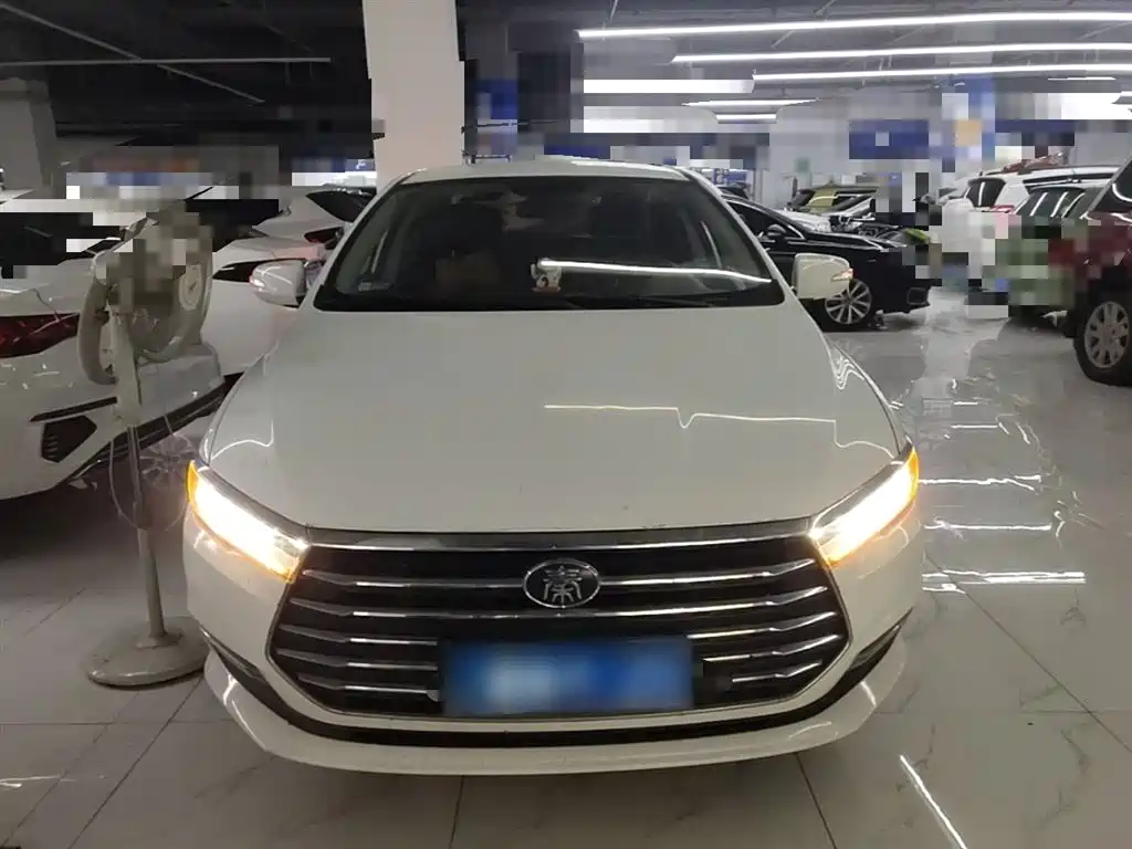 BYD Qin 2019 1.5L Automatic Luxury Edition фото 3