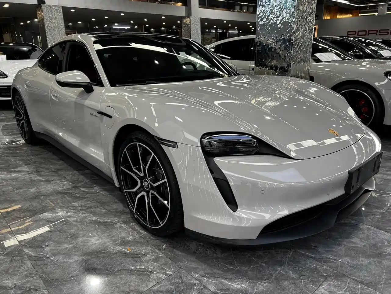 Porsche Taycan 2024 Taycan 4 фото 3