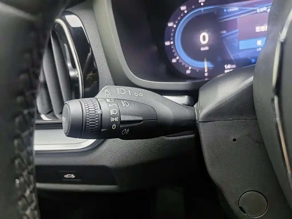 Volvo S60 2023 B4 Smart Comfort Luxury Edition фото 21