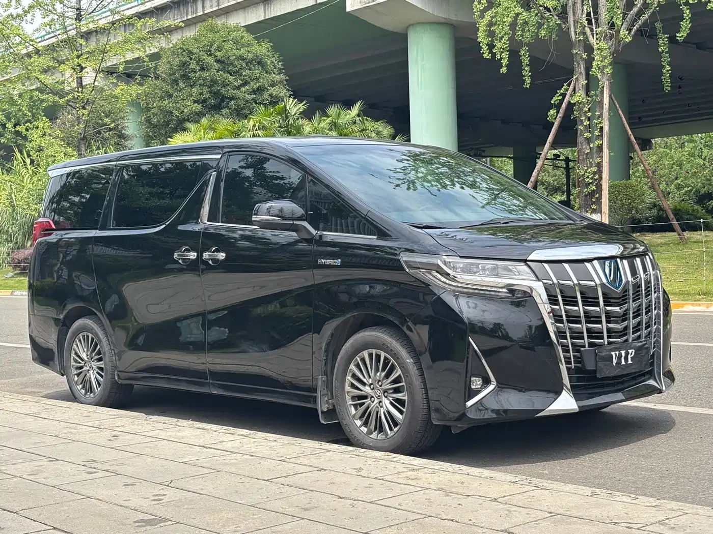Toyota Alphard 2021 Hybrid 2.5L Premium фото 3