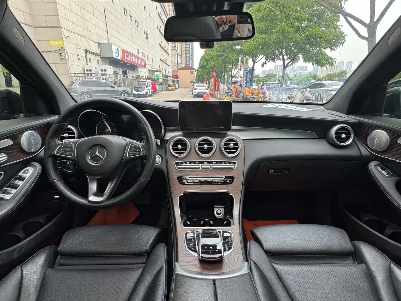 Mercedes-Benz GLC 2017 GLC 300 4MATIC Dynamic фото 6