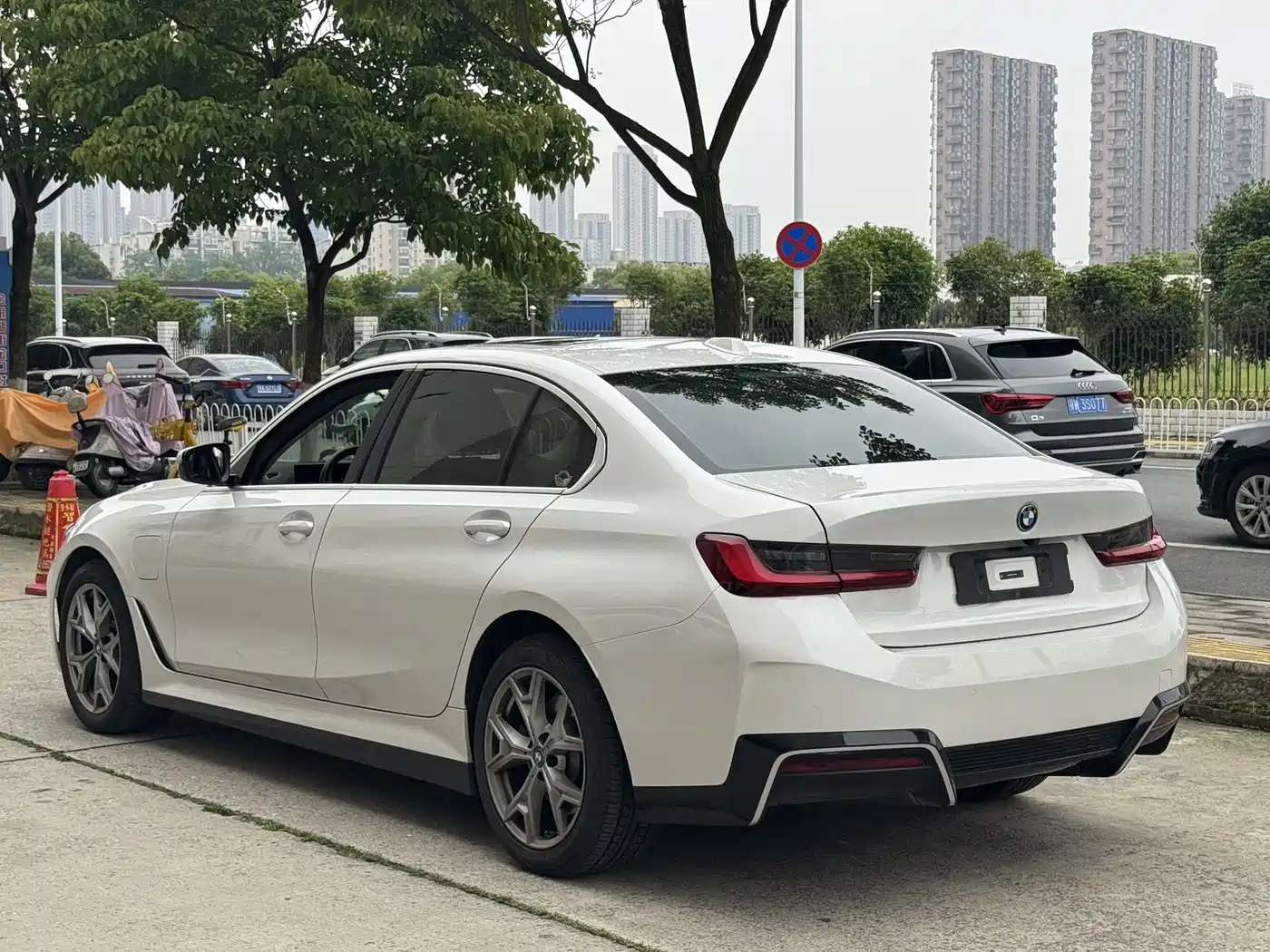 BMW i3 2024 eDrive 35 L фото 17