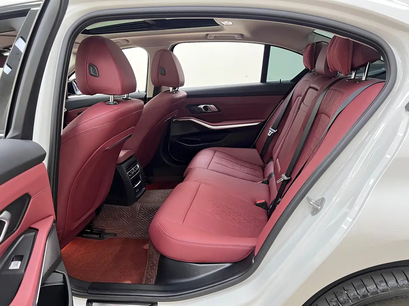 BMW i3 2024 eDrive 40 L Night Sport Package фото 17