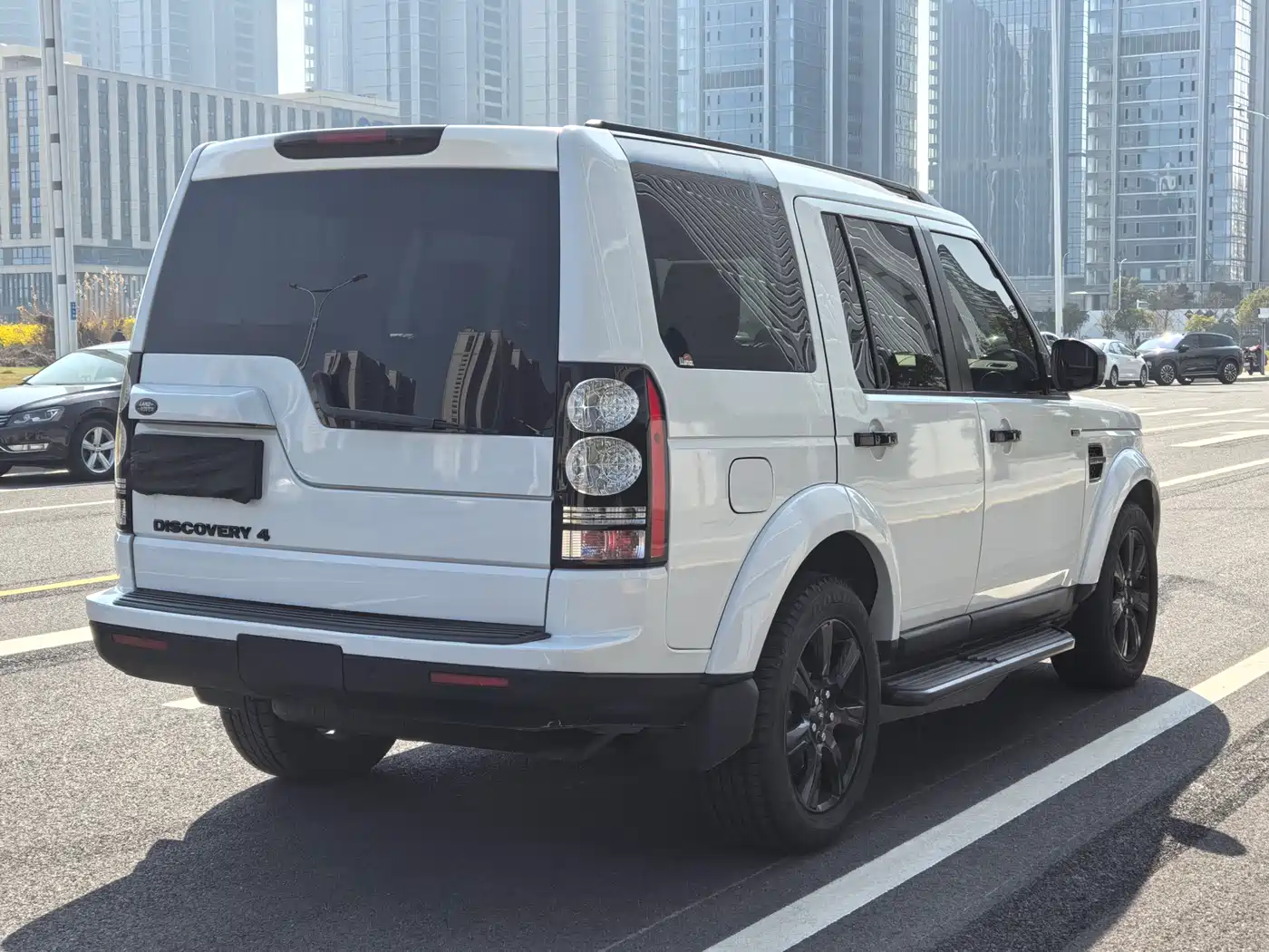 Land Rover Discovery 2015 3.0 SC V6 SE фото 7