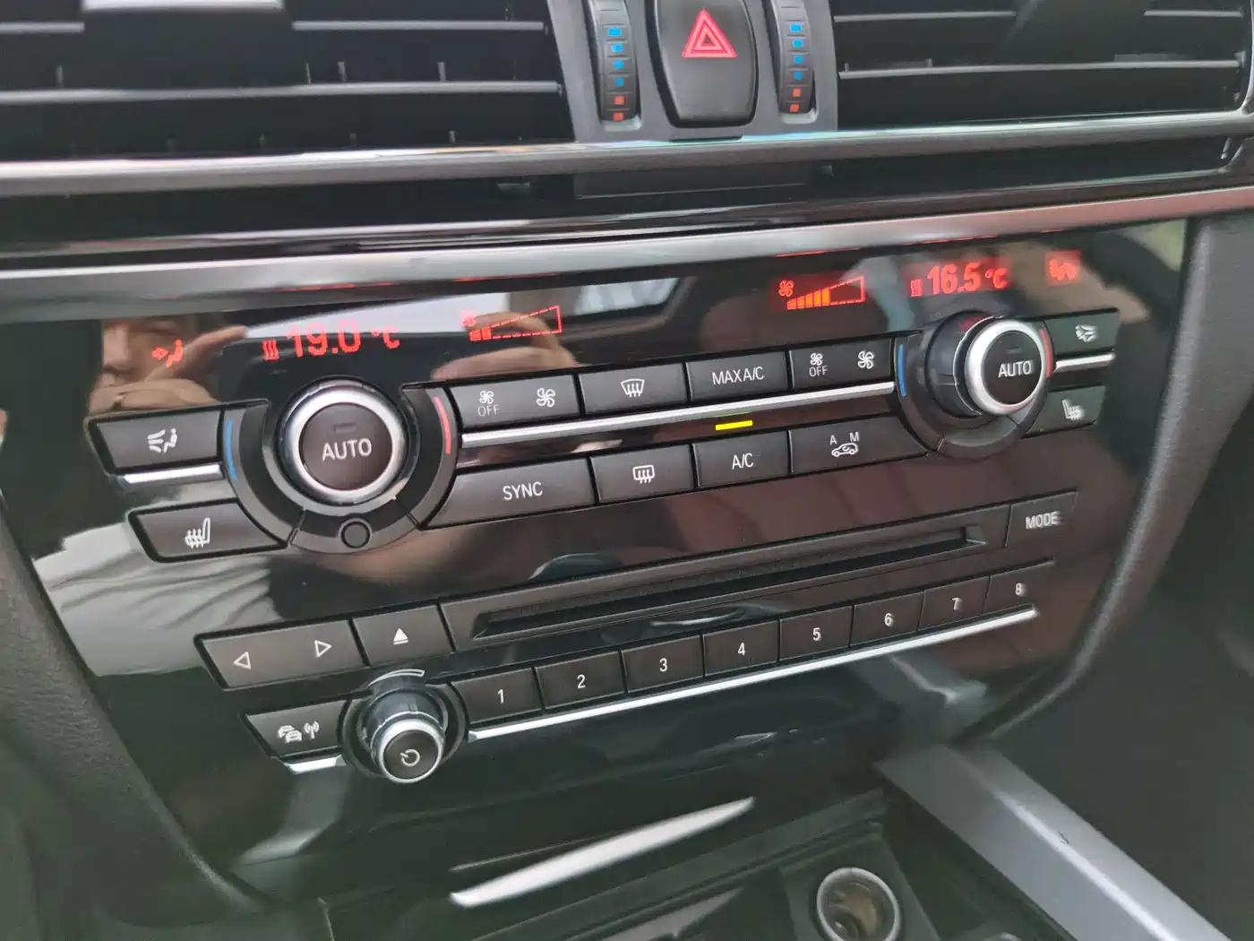 BMW X5 (Import) 2017 xDrive35i Leading Edition фото 25