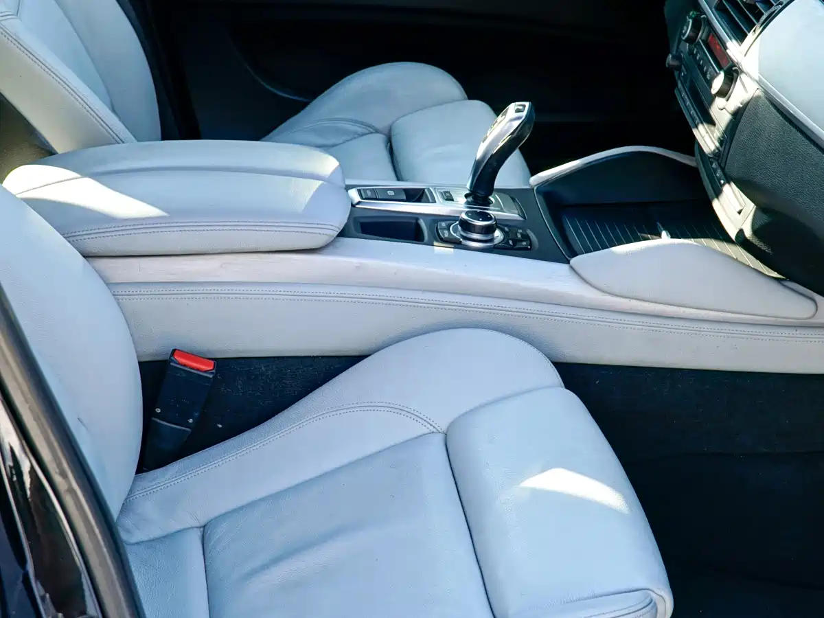 BMW X5 M 2010 X5 M фото 14