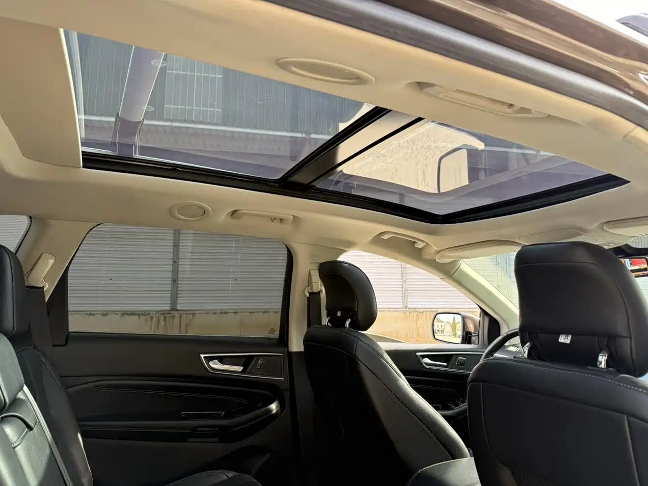 Фото 12 - Ford Edge