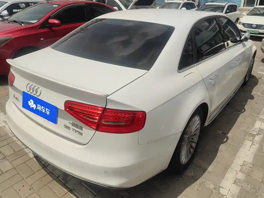 Audi A4L 2016 35 TFSI Collector's Edition S line Comfort фото 3